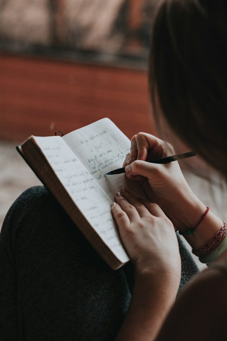 How Themes Shape Our Narratives