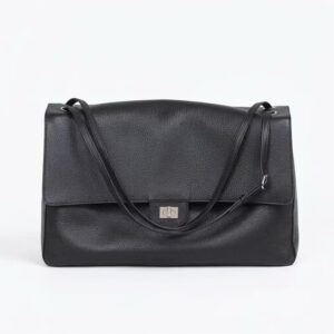 The Kensington black pebbled leather shoulder bag – front view